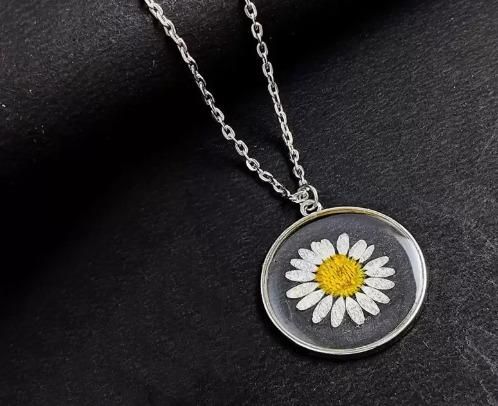 Natural White Daisy Preserved In Resin  Pendant For Men & Women