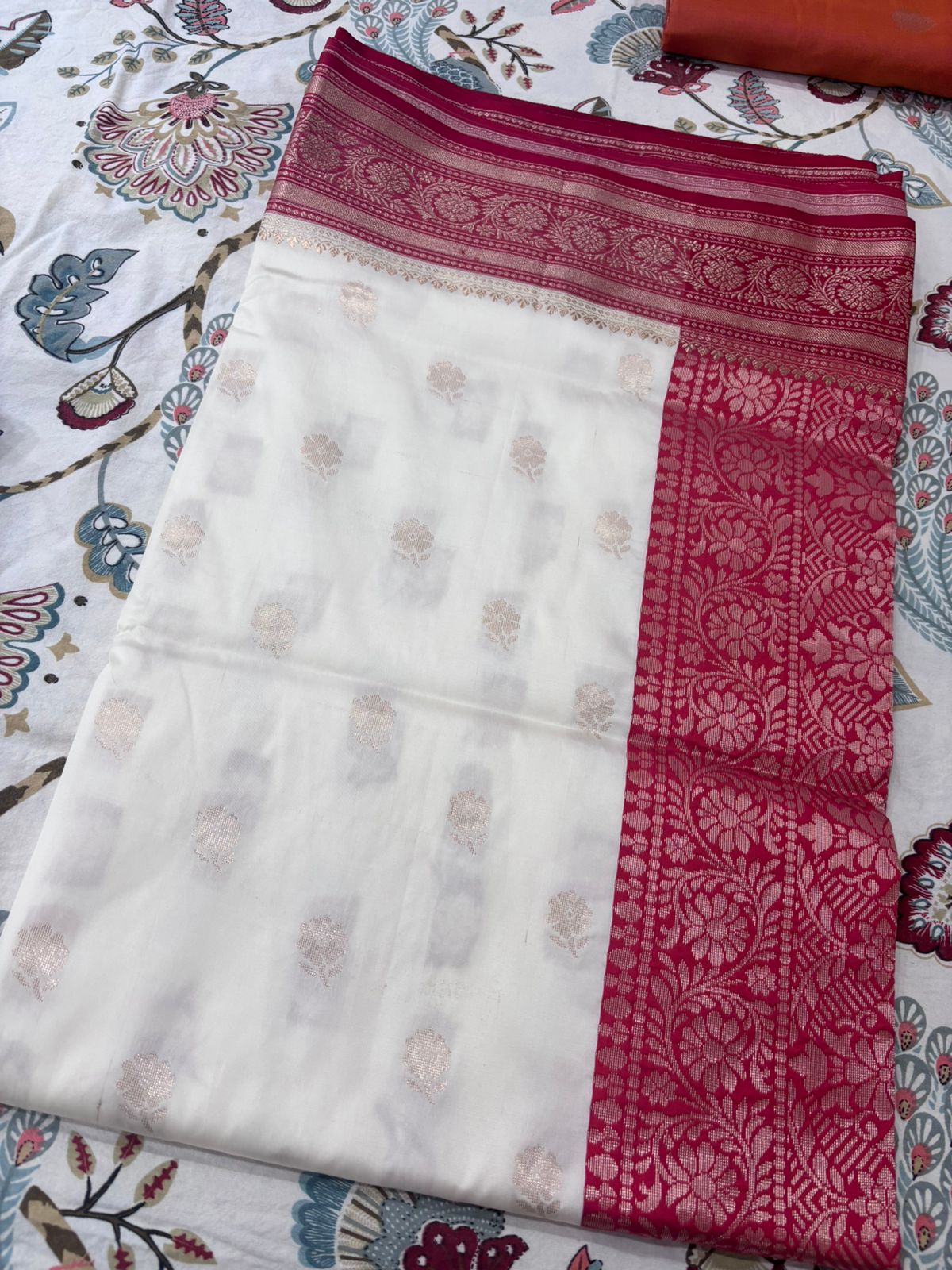 Drushti Elegant Ivory & Ruby Red Banarasi-Style Saree with Rich Zari Border